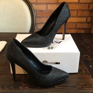 Gorgeous Aldo sparkling pumps